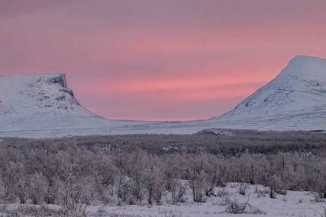 Morning hike in Abisko National Park - Winter clothing and the real comfort question