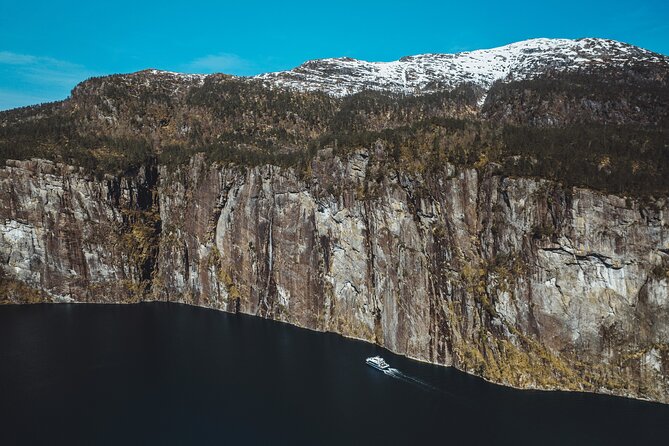 Mostraumen Fjord Cruise - the local operator - From Bergen harbor to the first fjord views