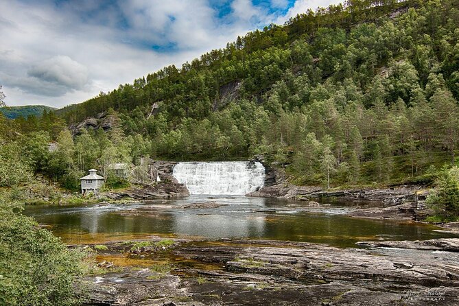Mostraumen Golden Circle Fjordtour from Bergen – Group or Private - Mo village and a welcome coffee break