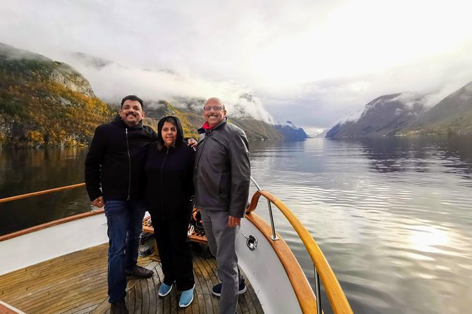 Mostraumen Private Pontoon Cruise - Cruising the Osterfjord by private pontoon