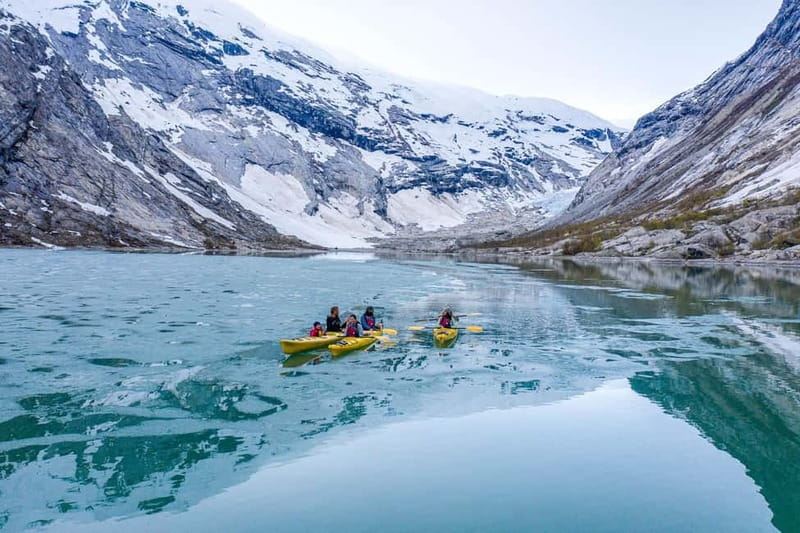 Nigards: Kayaking and Glacier Hike - Paddling across Nigardsbrevatnet for 30 minutes