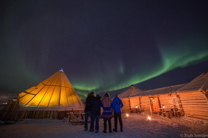 Night Reindeer Sledding with Camp Dinner and Chance of Northern Lights - What to wear for Tromsø snow, rain, and firelight