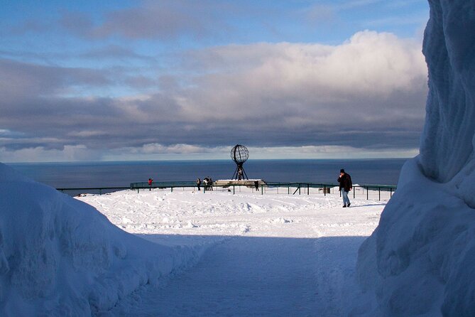 North Cape Winter Tour - One hour inside Nordkapphallen