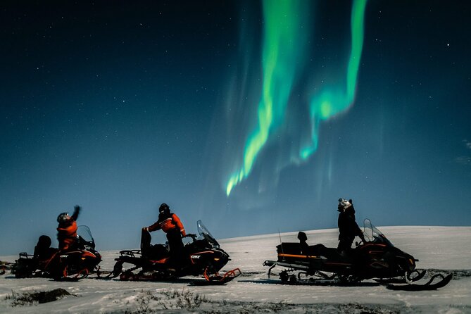 Northern Lights Adventure By Snowmobile - Learning to handle the snowmobile at 19:00