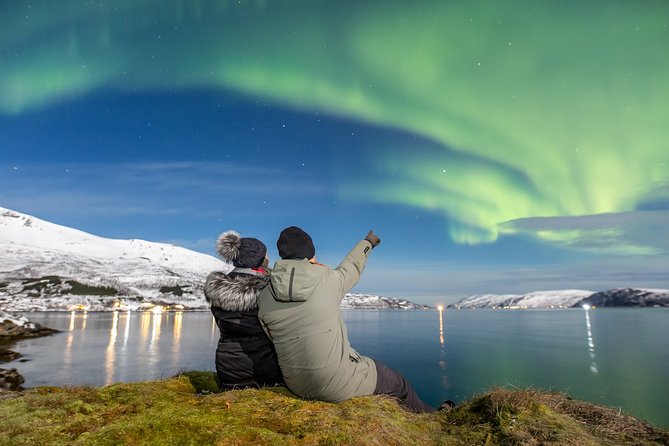 Northern Lights Private tour with your special ones - Greenlander - Campfire warmth, food, and the long wait