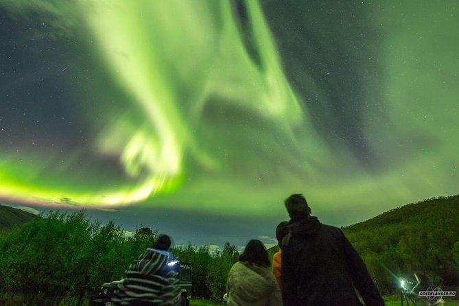 Northern Lights Private tour with your special ones - Greenlander - Following the clouds toward Finland