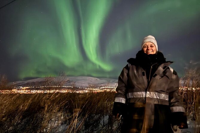 Northern Lights Tour with Hot Food and Drinks in Tromso - The bonfire beside the fjord