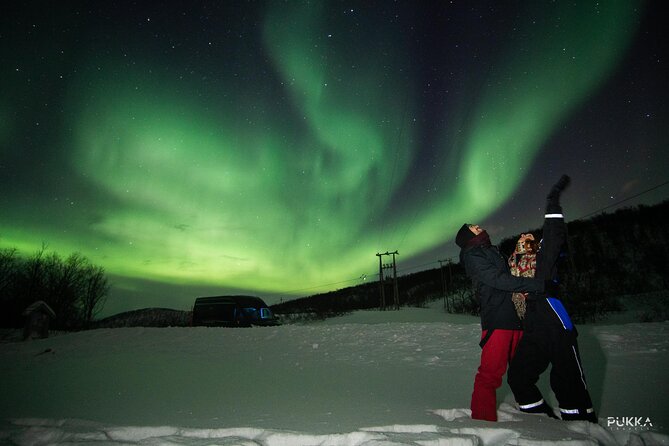 Northern Lights x Mini Bus Chase - Warm suits, tripods, and photography help