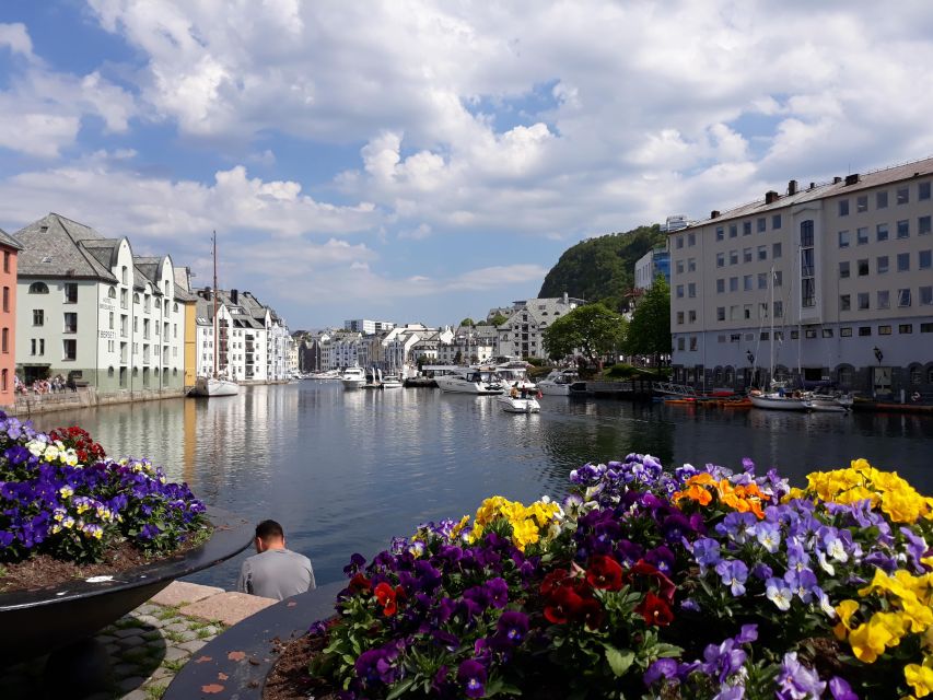 Norwegian Coastal Cities: Smartphone Audio Guide App - How This Norwegian Coastal Audio Tour Works