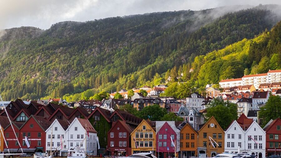 Norwegian Coastal Cities: Smartphone Audio Guide App - Bodø, Kirkenes, Hammerfest, and Svolvær