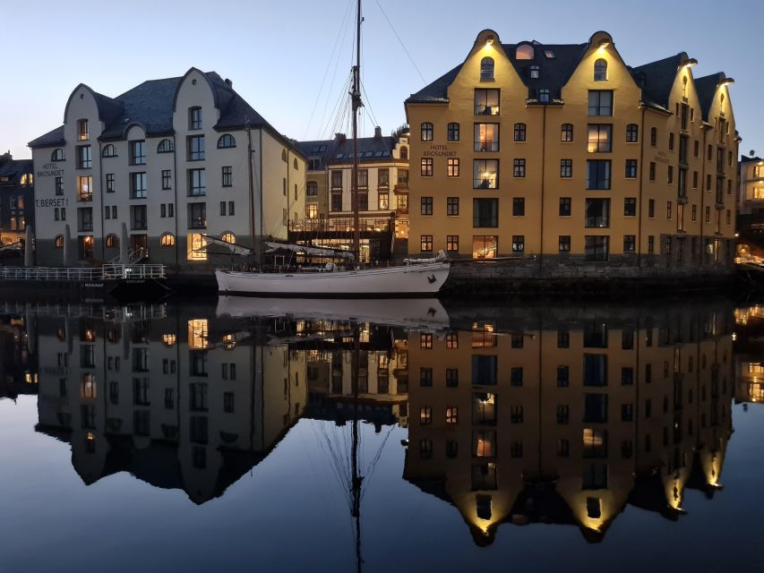 Norwegian Coastal Cities: Smartphone Audio Guide App - Short Clips, GPS Points, and the Need for Your Own Plan