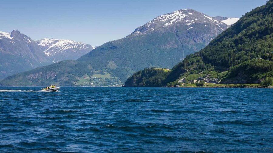 Olden: Nordfjord RIB Boat Tour with Live Commentary - The Nordfjord ride, from calm water to full speed