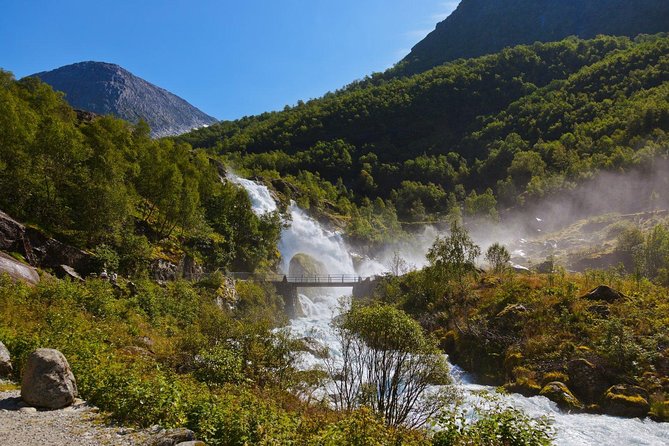 Olden Shore Excursion: the Amazing Briksdal Glacier - The glacier lake viewpoint