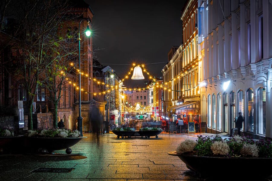 Oslo: 2-hour Christmas Private Walking Tour - Norwegian traditions: Lille Julaften and Julebord