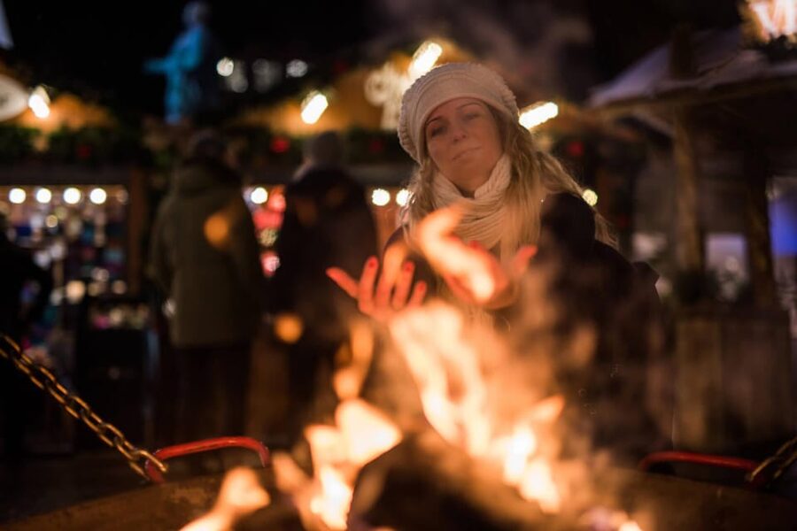 Oslo: 2-hour Christmas Private Walking Tour - Finishing at the ice rink