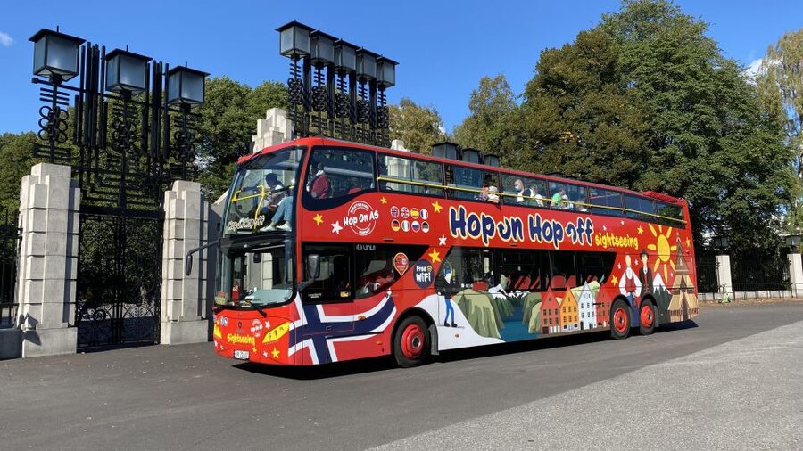 Oslo: 24 or 48-Hour Hop-On Hop-Off Sightseeing Bus Ticket - The central Oslo sights: palace, theater, and main street