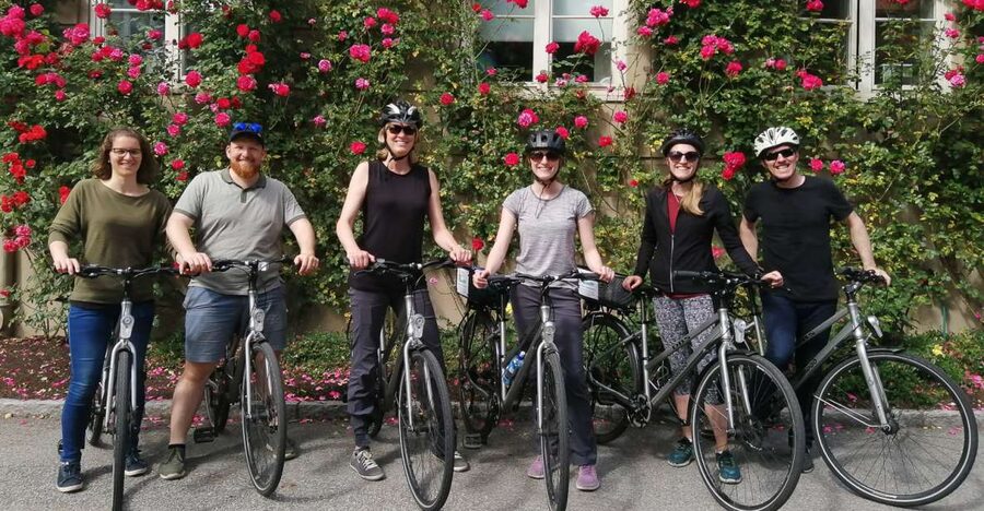 Oslo: 3-Hour Highlights Bike Tour - The Royal Palace gives you a gentler side of Oslo