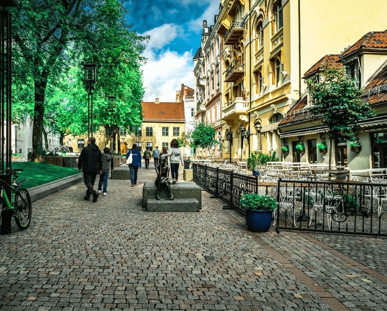 Oslo: 3-hour Highlights & Vigeland Park Private Walking Tour - What the private format adds