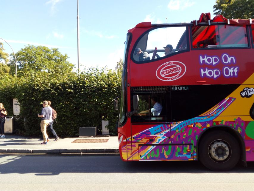 Oslo: City Sightseeing Hop-On Hop-Off Bus Tour - Nationaltheatret, Karl Johans Gate, and the Royal Palace