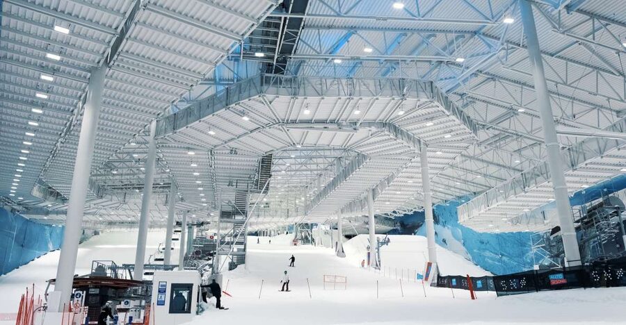 Oslo: Day Pass for Downhill Skiing at SNØ Ski Dome - Three alpine slopes for a full day of skiing