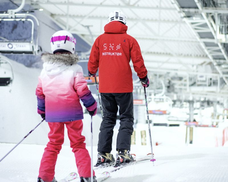 Oslo: Day Pass for Downhill Skiing at SNØ Ski Dome - Ice climbing at the world’s tallest indoor ice wall