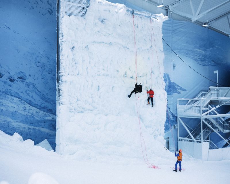 Oslo: Day Pass for Downhill Skiing at SNØ Ski Dome - Renting clothes and equipment at SNØ
