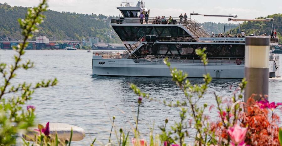 Oslo: Electric Boat Cruise with Brunch - Dyna Fyr and the changing view of the fjord