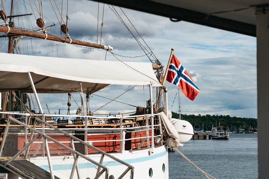 Oslo: Fjord Evening Cruise with Shrimp Buffet - Hovedøya and the island views