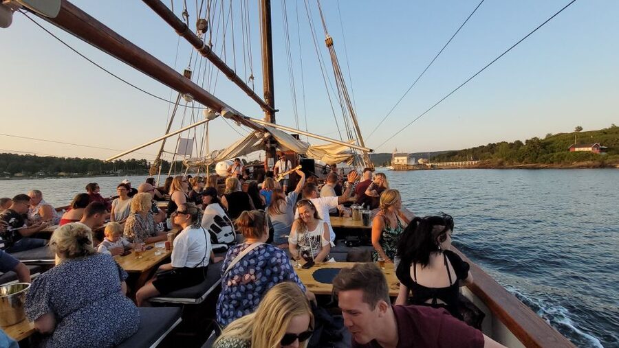 Oslo Fjord Evening Live Rock music cruise with Shrimp buffet - Booking details that matter