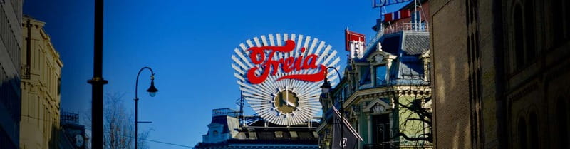 Oslo: Food Tasting and Walking Tour with a Local - A traditional dress shop and a useful cultural stop