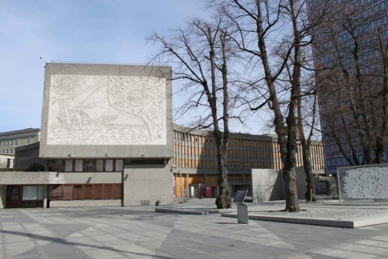 Oslo: Food Tasting and Walking Tour with a Local - Beer, aquavit, and Oslo’s student quarter