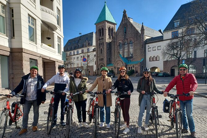 Oslo Highlights Bike Tour - The Royal Palace and its gentle hill