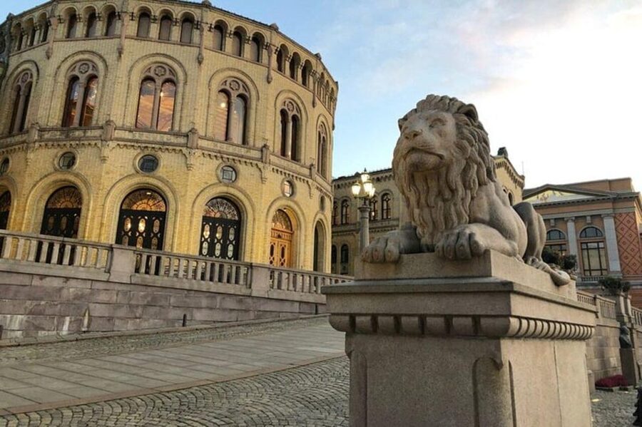 Oslo : Highlights Tour With A Guide (Group or Private) - Oslo City Hall and the Nobel ceremony