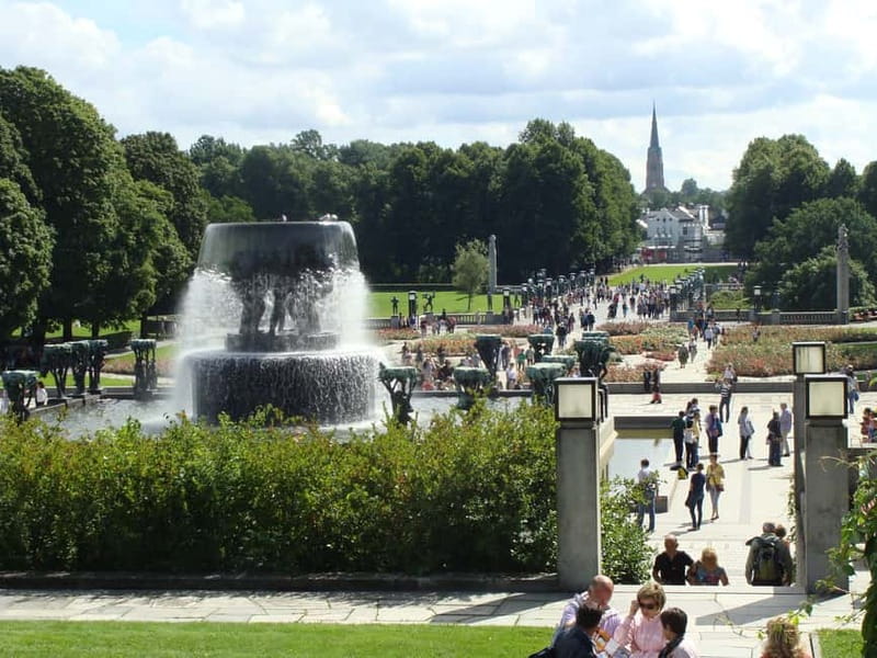 Oslo: Oslo Discovery Tour with 2 Museums Included - Choosing Between the Folk Museum and Kon-Tiki Museum