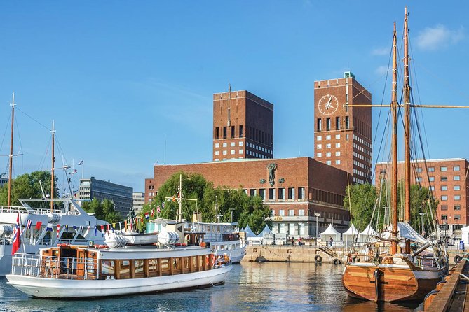 Oslo: Private VIP City Tour by Luxury Minivan with Driver & Guide - Holmenkollen and Oslo from above