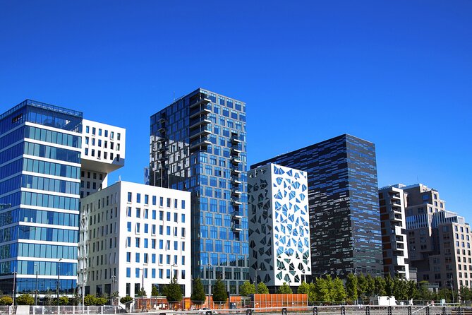 Oslo Scavenger Hunt and Highlights Self Guided Audio Tour - Frogner Park: a spacious opening