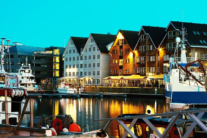 Oslo Scavenger Hunt and Highlights Self Guided Audio Tour - Nationaltheatret and Uranienborg Church