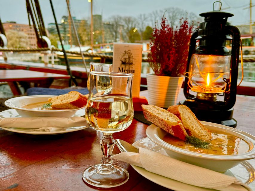 Oslo: Skyline in Winter With Fish Soup Cruise - Starting at Oslo City Hall Pier 3
