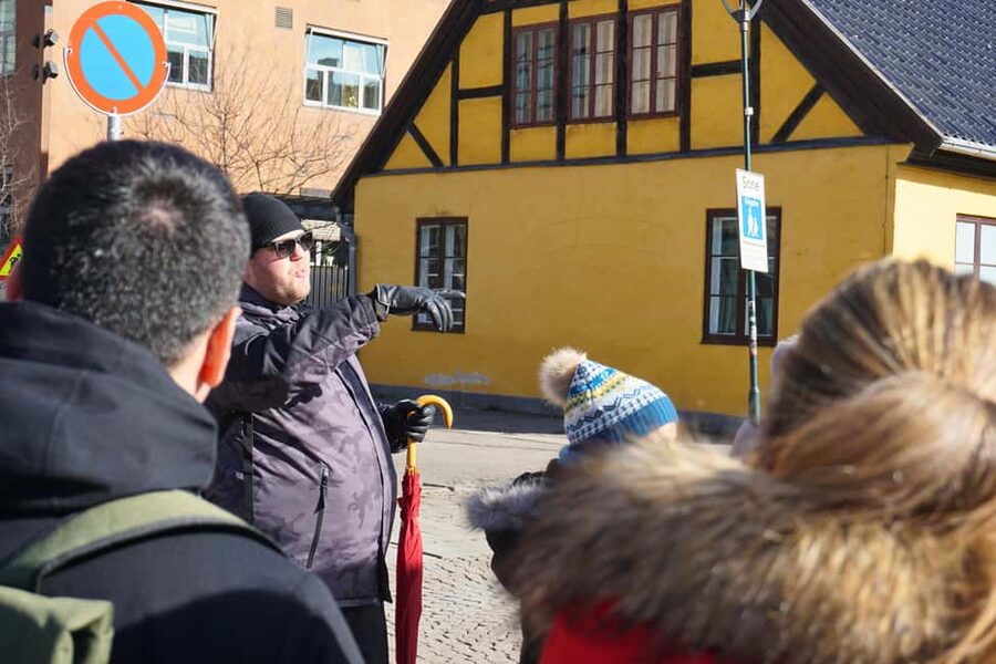 Oslo: Tour with a Michelin star chef - Oslo Cathedral and the first city bearings