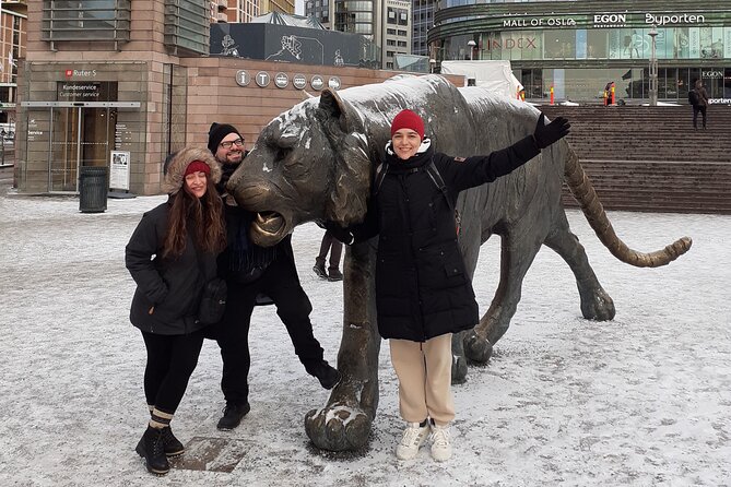 Oslo Unveiled: Private Walking Tour - Kvadraturen and the Christiania Torv fountain