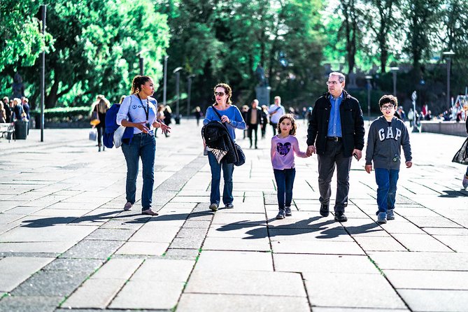 Oslo & Vigeland Park Private Walking Tour - Moving to Vigeland Park