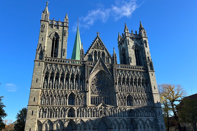 Panorama Bus Tour with Audio Guide - Nidaros Cathedral in a 30-minute window