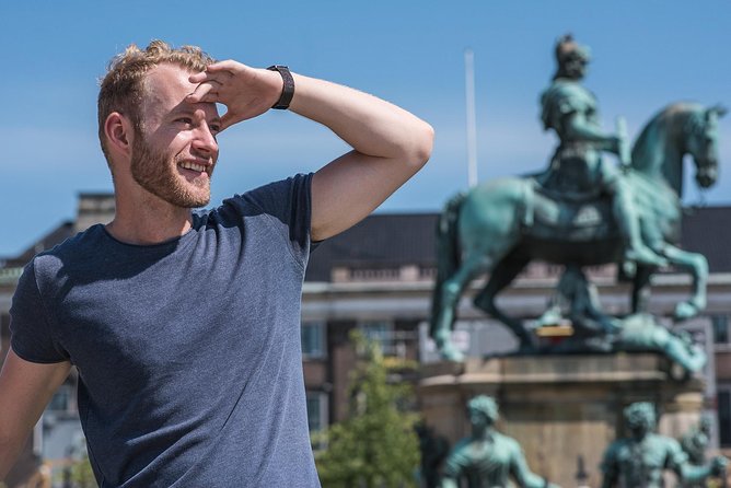 Politically Incorrect Private Hidden Gems Walking Tour - The guide’s style and the role of humor