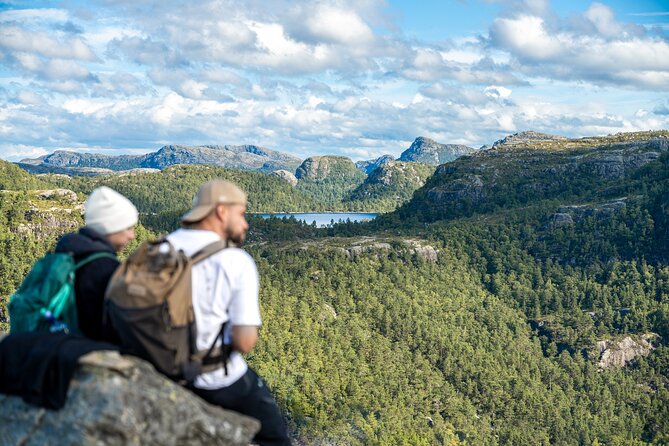 Preikestolen | Pulpit Rock - Hike with a local guide - Reaching the Pulpit Rock viewpoint