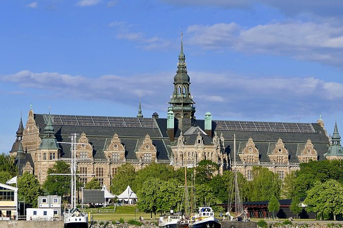 Private 4h VIP city tour by limousine car and guide in Stockholm - The Cathedral and Royal Palace