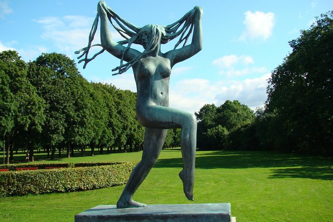 Private 5-hrs Oslo Exclusive Driverguide Luxury Limo/Van-Tour incl Museums - Akerselva, street art, and old industrial Oslo