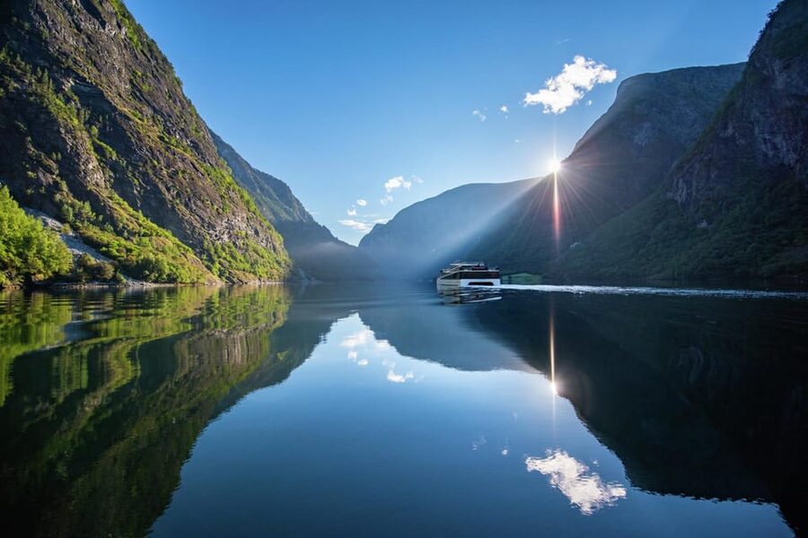 Private Day Tour- Flam Railway & Fjord Cruise From Bergen - Changing trains at Myrdal