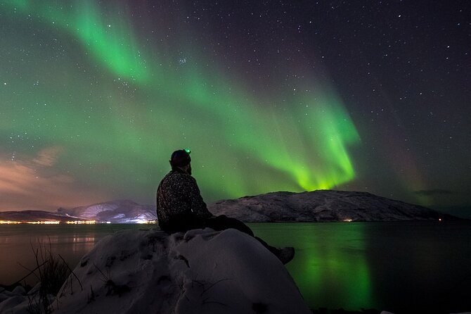Private & Exclusive Northern Lights Tour with Professional guide - Winter clothing and camera support