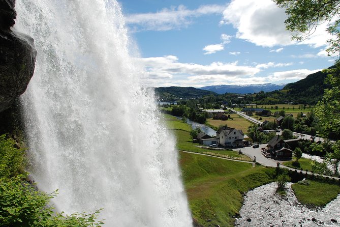 PRIVATE GUIDED TOUR: Folgefonna Glacier & Bondhus Valley from Bergen, 10 hours - Reaching Folgefonna at 1,200 meters