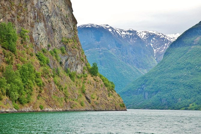 PRIVATE GUIDED TOUR: Highlights of Norway – Trip to the Sognefjord – WINTER - Stalheim, two waterfalls, and a closed road